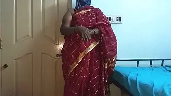 Desi Indian housewife flaunts her big breasts and shaved genitalia while masturbating